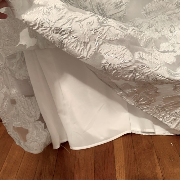 Inmod white/silver jacquard gown - Picture 3 of 7